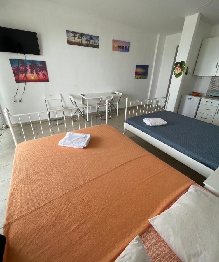 Breeze Apartments Peraía エクステリア 写真